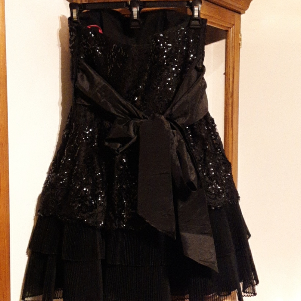 Betsey Johnson Dress - Picture 4 of 6